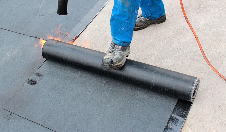 Elastomeric roof membrane surface