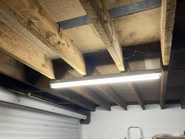 Non-insulated garage roof example